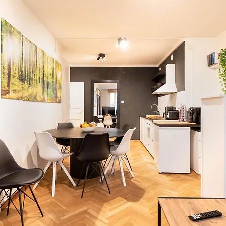 Apartament Great Location & Transport Connections With Amenities 1-8 People Free Continental Breakfast Wifi Coffee &tea Helsinki
