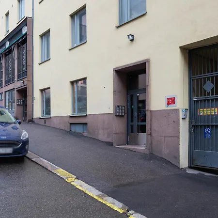 Great Location & Transport Connections With Amenities 1-8 People Free Continental Breakfast Wifi Coffee &tea Helsinki