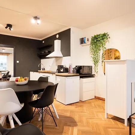 Great Location & Transport Connections With Amenities 1-8 People Free Continental Breakfast Wifi Coffee &tea Apartment Helsinki