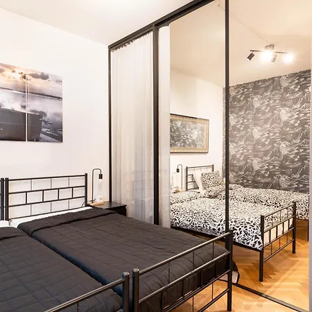 Great Location & Transport Connections With Amenities 1-8 People Free Continental Breakfast Wifi Coffee &tea * Helsinki