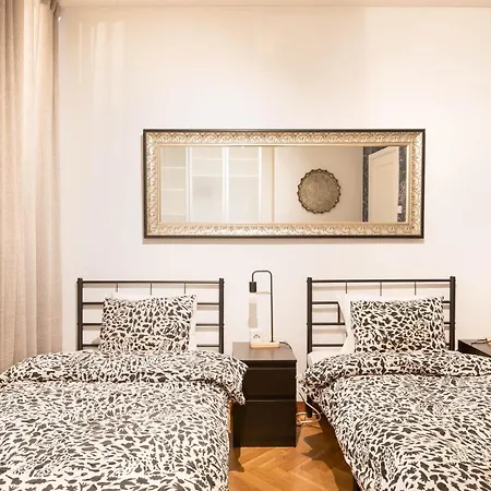 Great Location & Transport Connections With Amenities 1-8 People Free Continental Breakfast Wifi Coffee &tea * Helsinki